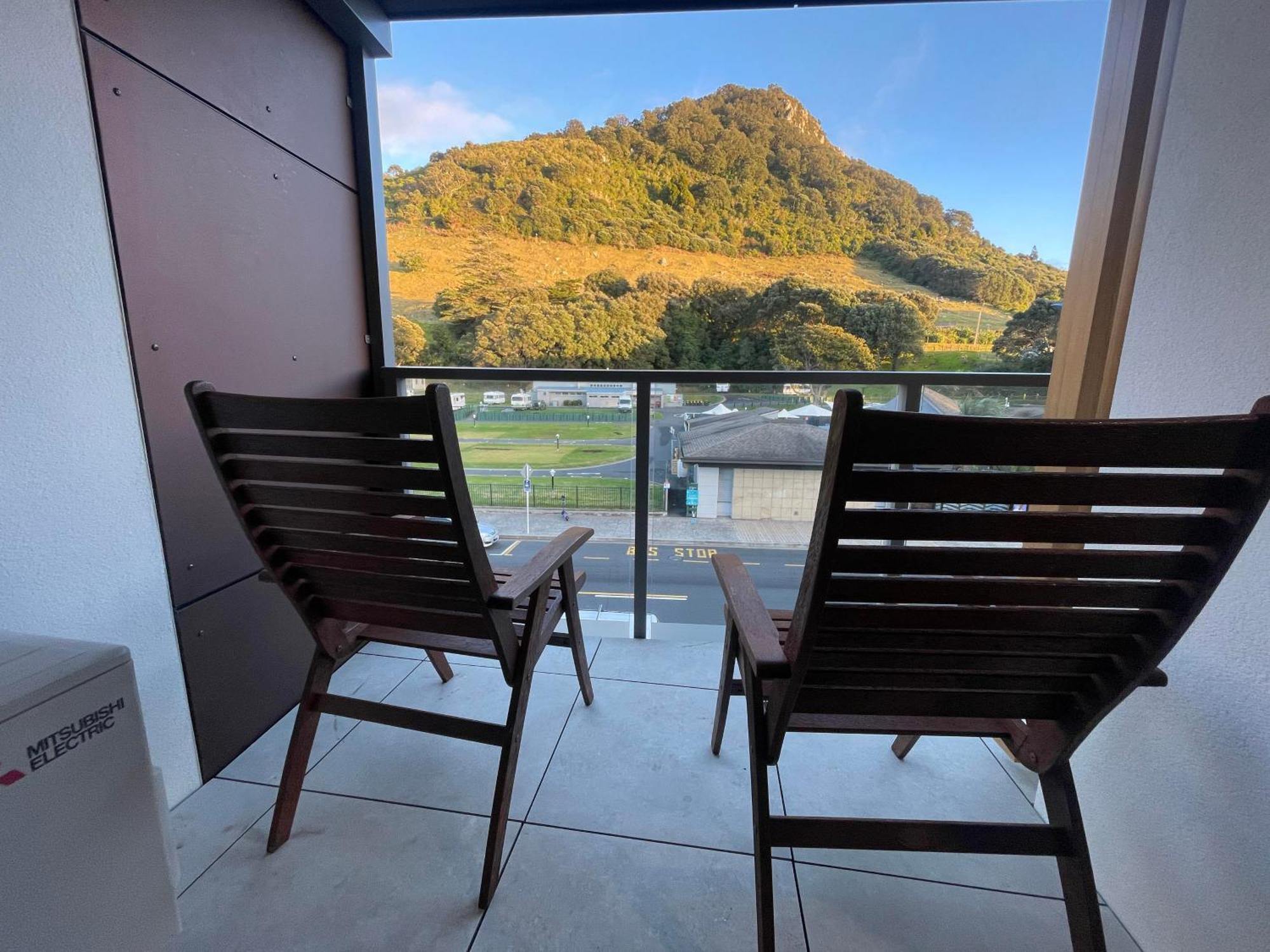 6 On Adams Aparthotel Mount Maunganui Exterior foto